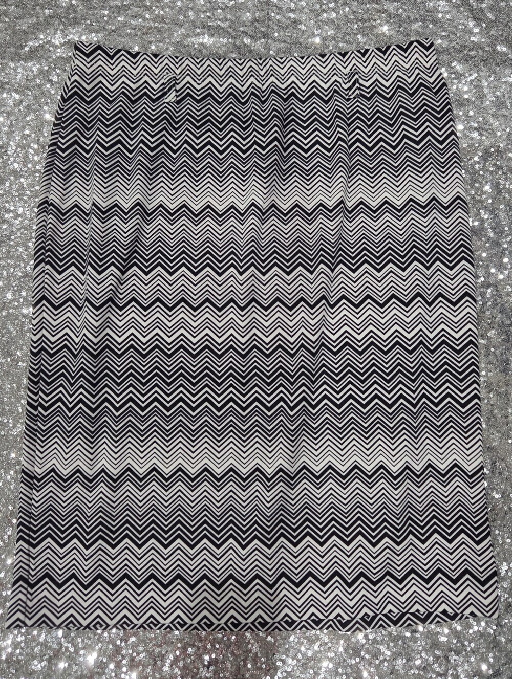 Cato Black and White Zigzag Pencil Skirt With Belt Loop (No Belt)